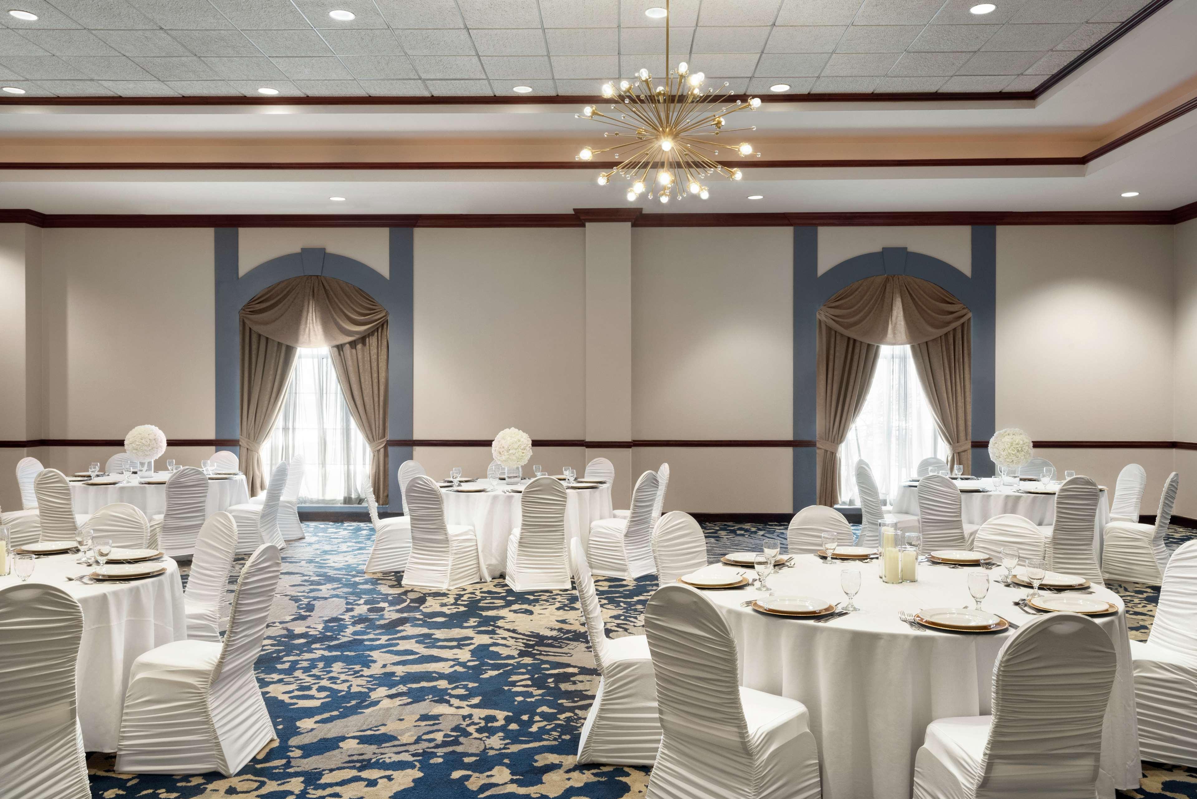 Embassy Suites By Hilton Cleveland Rockside Independence Dış mekan fotoğraf