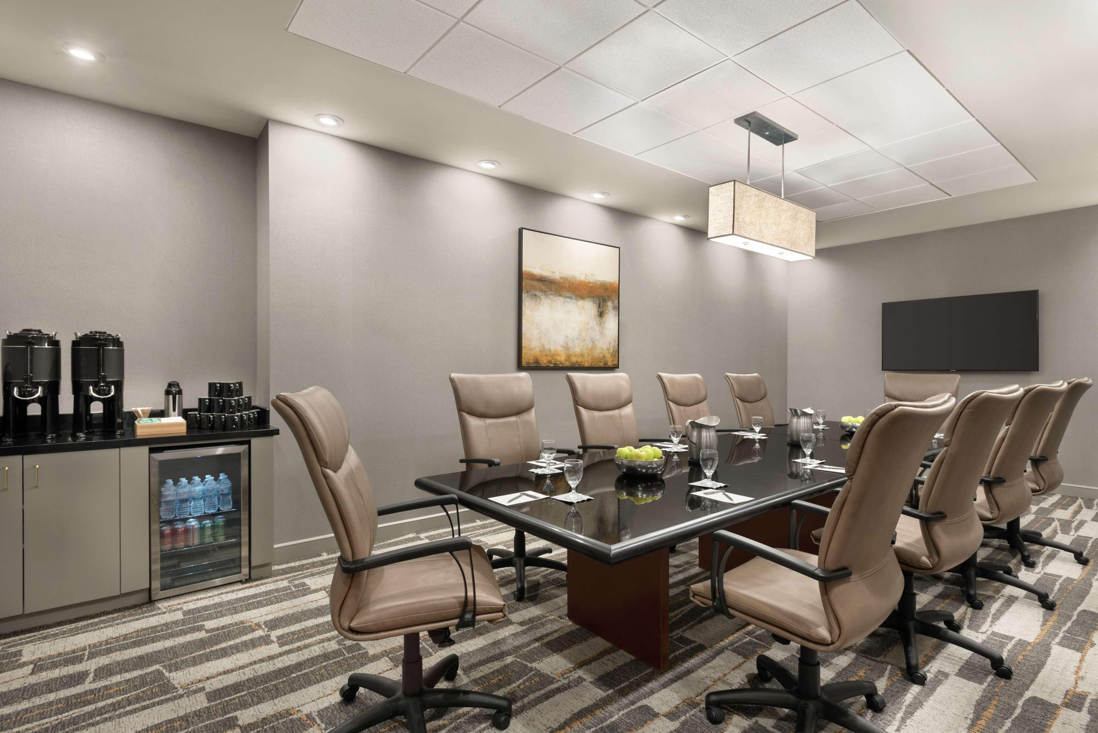 Embassy Suites By Hilton Cleveland Rockside Independence Dış mekan fotoğraf