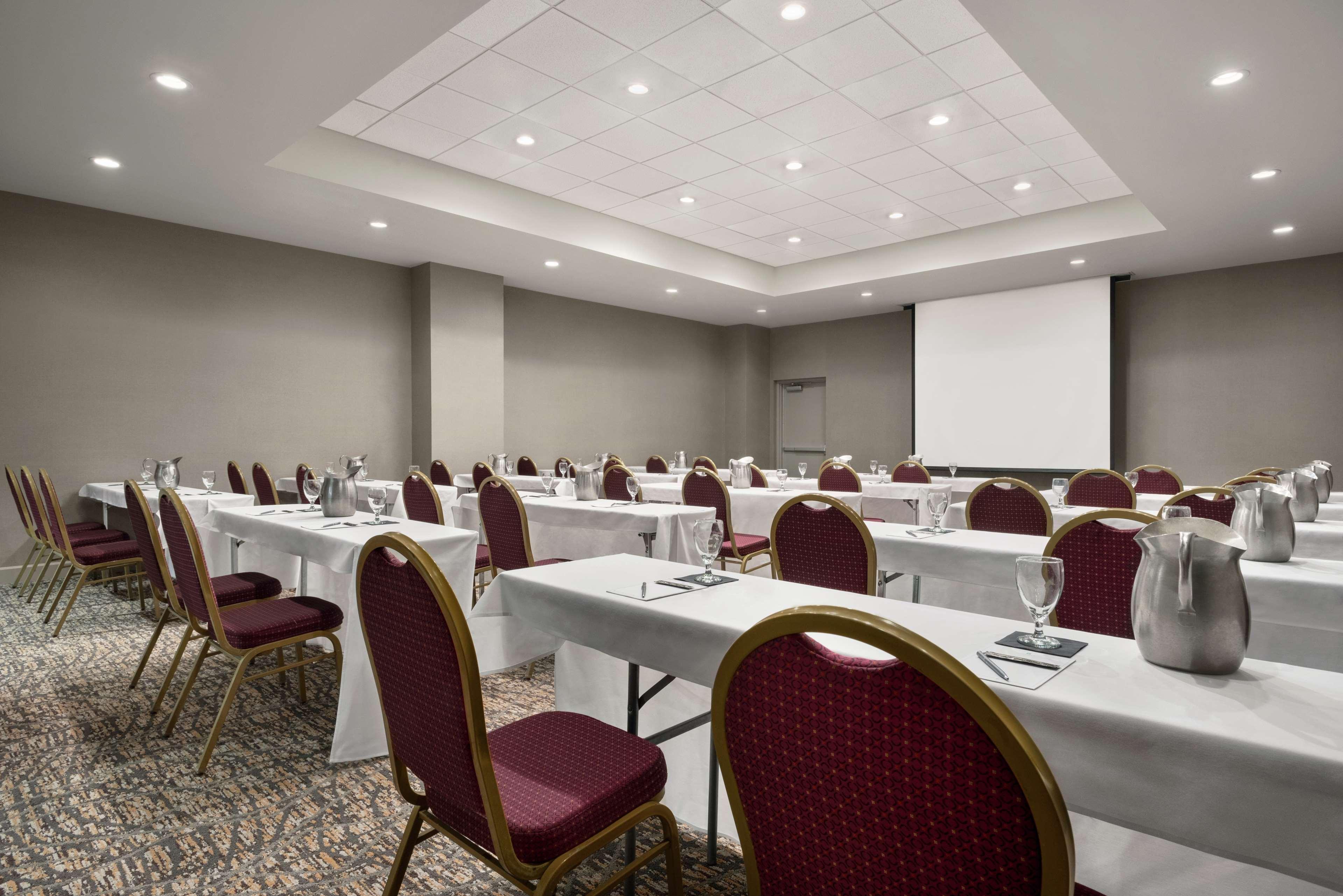 Embassy Suites By Hilton Cleveland Rockside Independence Dış mekan fotoğraf