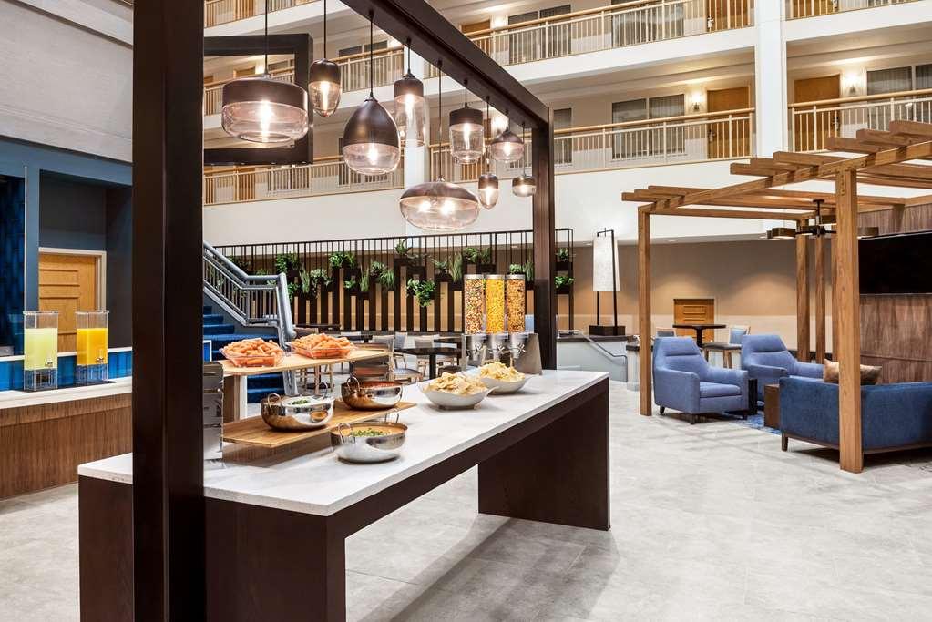 Embassy Suites By Hilton Cleveland Rockside Independence Restoran fotoğraf